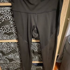Compression leggings with gold on the bottom